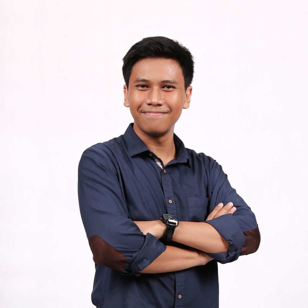 Portrait of Khairul Umam, a Digital Transformation Strategist.