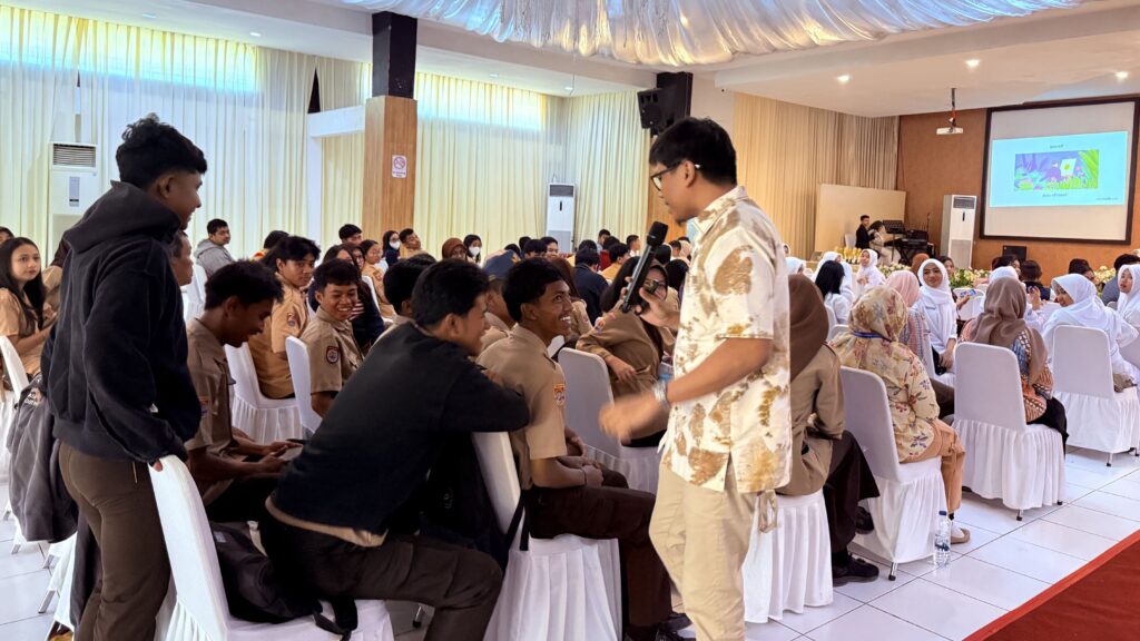 Khairul Umam menghadiri Kegiatan Poltekbos Bertajuk Green Hospitality dan Berbagi Ilmu bersama Siswa SMK